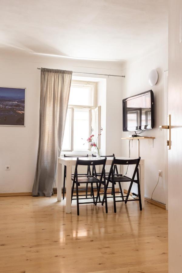 Cukrarna Guest Accommodation คราน ภายนอก รูปภาพ