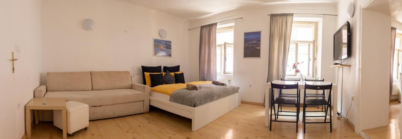 Cukrarna Guest Accommodation คราน ภายนอก รูปภาพ