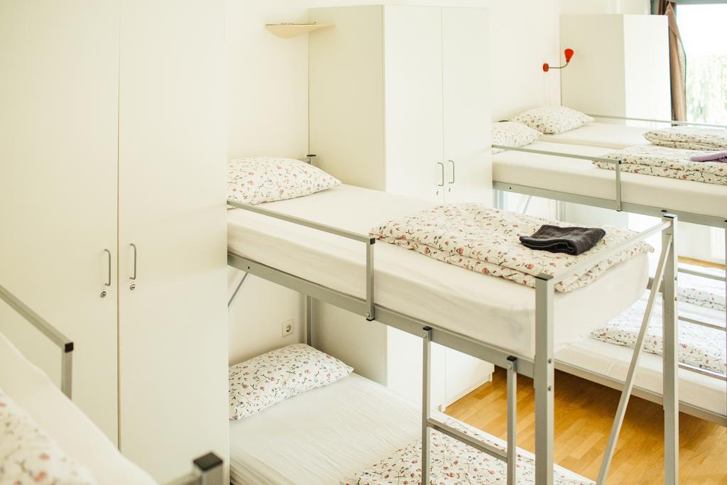 Cukrarna Guest Accommodation คราน ภายนอก รูปภาพ